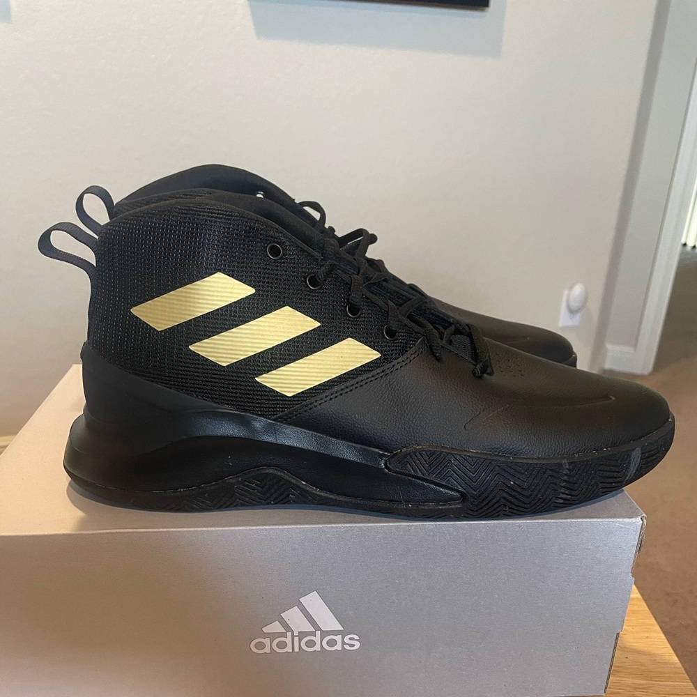 Adidas basketball shoe